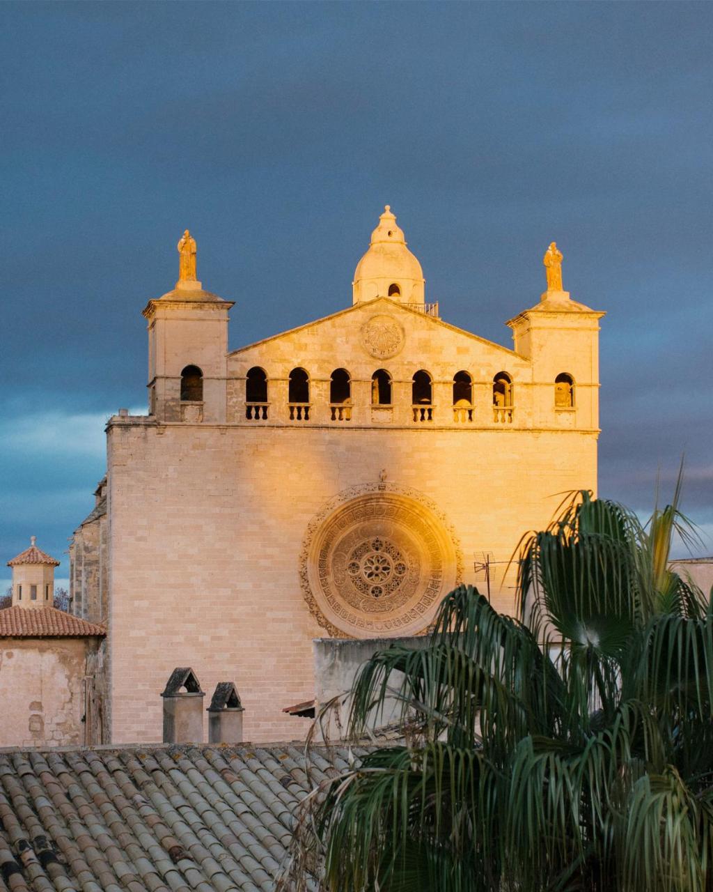 Hotel Antigua Palma - Casa Noble Exterior foto The cathedral of Pollença