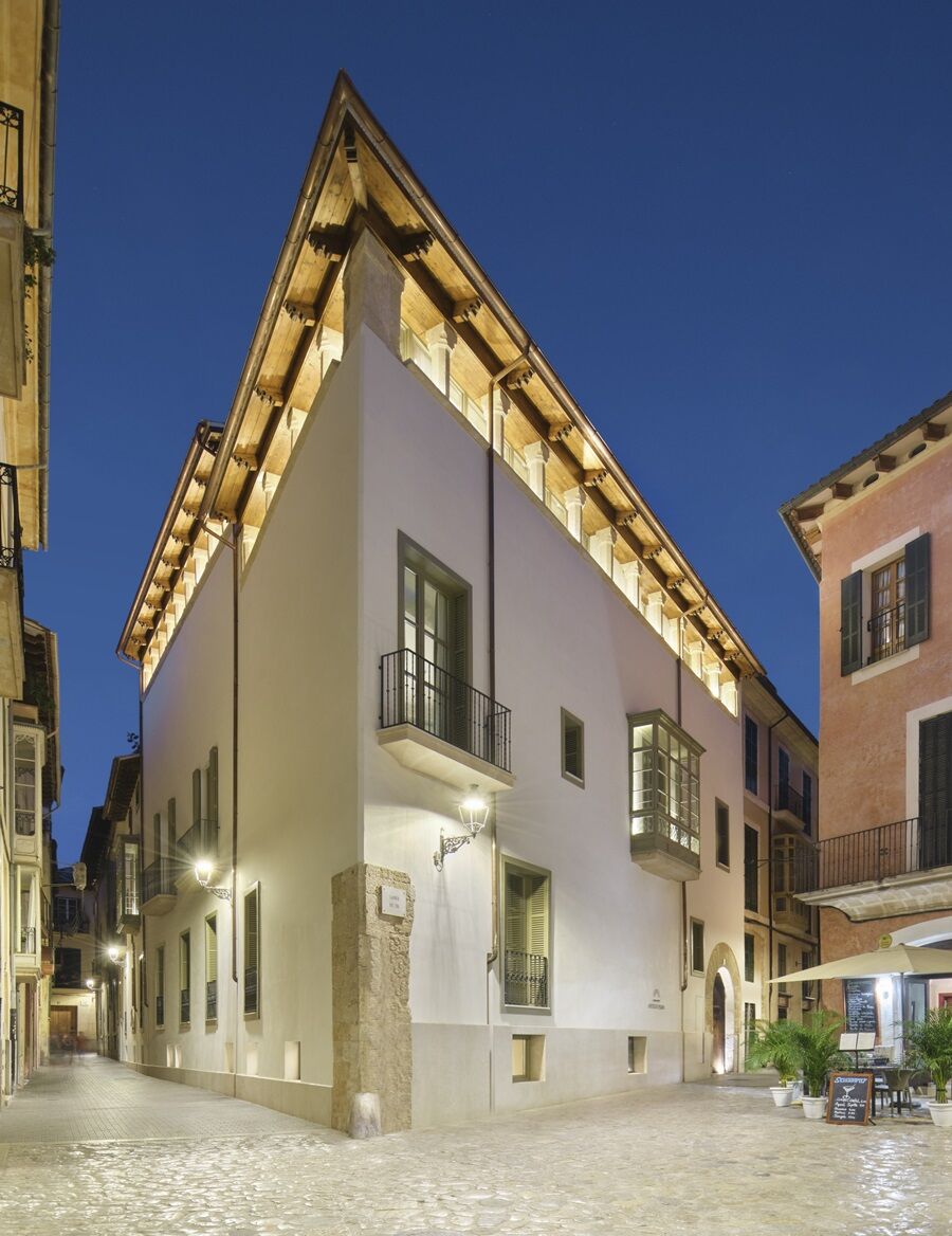 Hotel Antigua Palma - Casa Noble Exterior foto The museum at night